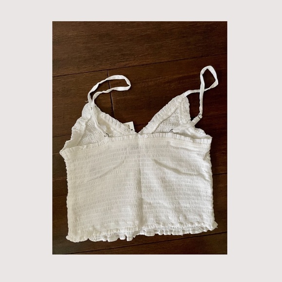 HOLLISTER white crop top - Picture 2 of 2